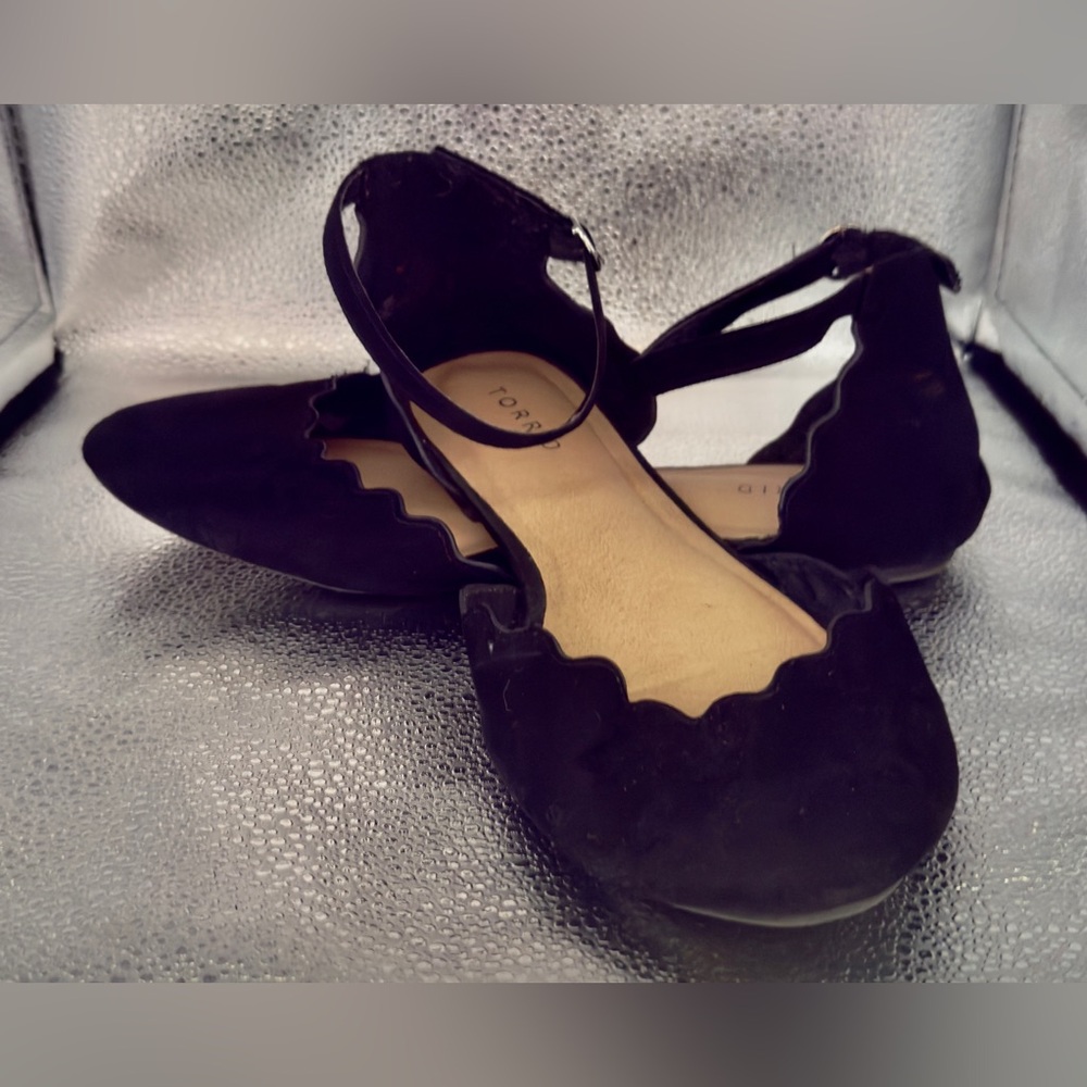 TORRID Black Scalloped Ankle-Strap Flats WIDE WIDTH